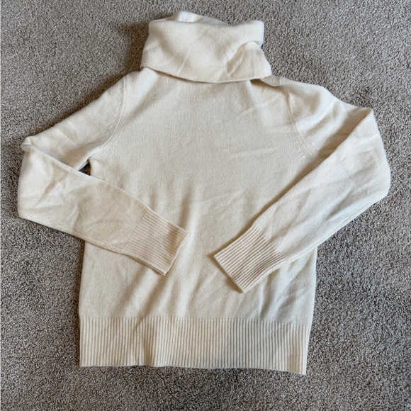 Ralph Lauren Cashmere Turtleneck - Picture 5 of 9